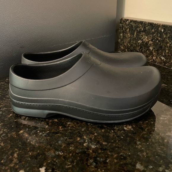 TREDSAFE Food Service Slip Proof Work Compliant Slip On Shoes Women's Size 9 - Picture 3 of 6